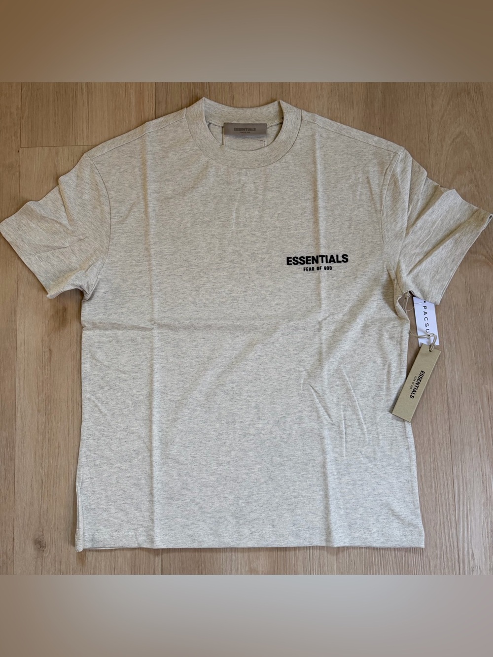 Fear of God Essentials Short Sleeves Tee in Light Oatmeal NWT Size XS